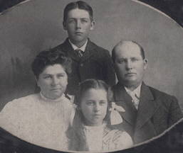 Bert Nickels and family,
          circa 1905.