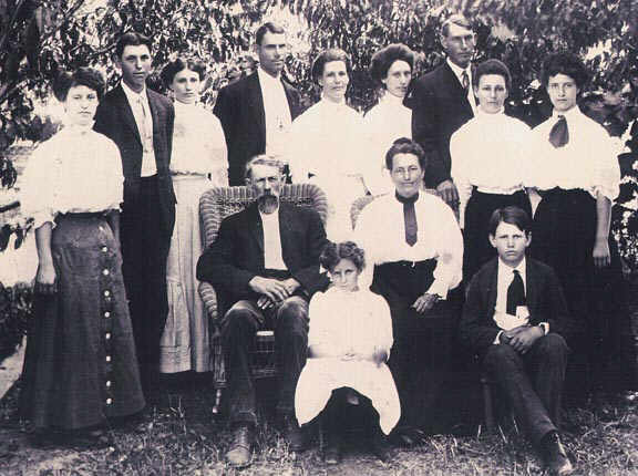 Hosea and Mary Mahar family circa 1905-1910.