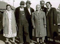 Weaver
            Wollard family, 1949.